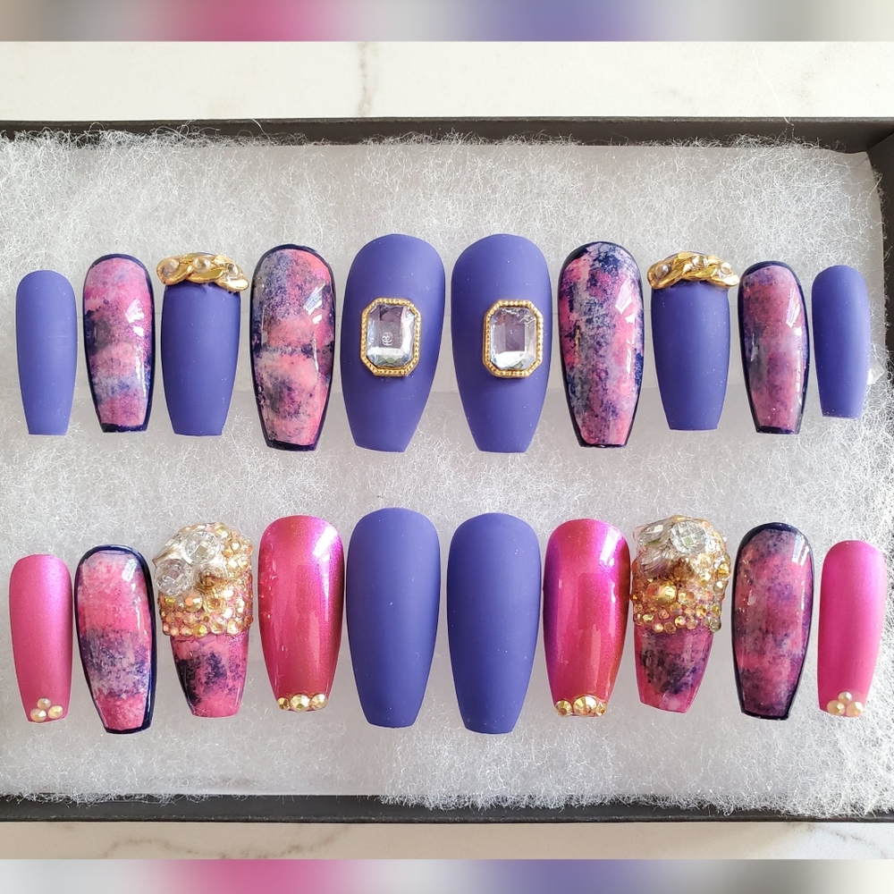 Luxurious press-on Nails - Picture 7 of 7
